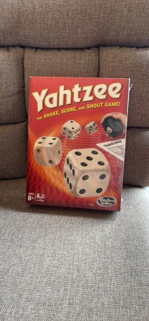new-yahtzee-game-for-everyone-big-0