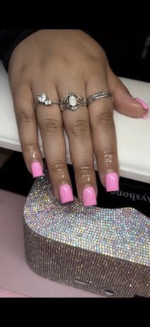 nail-technician-big-0